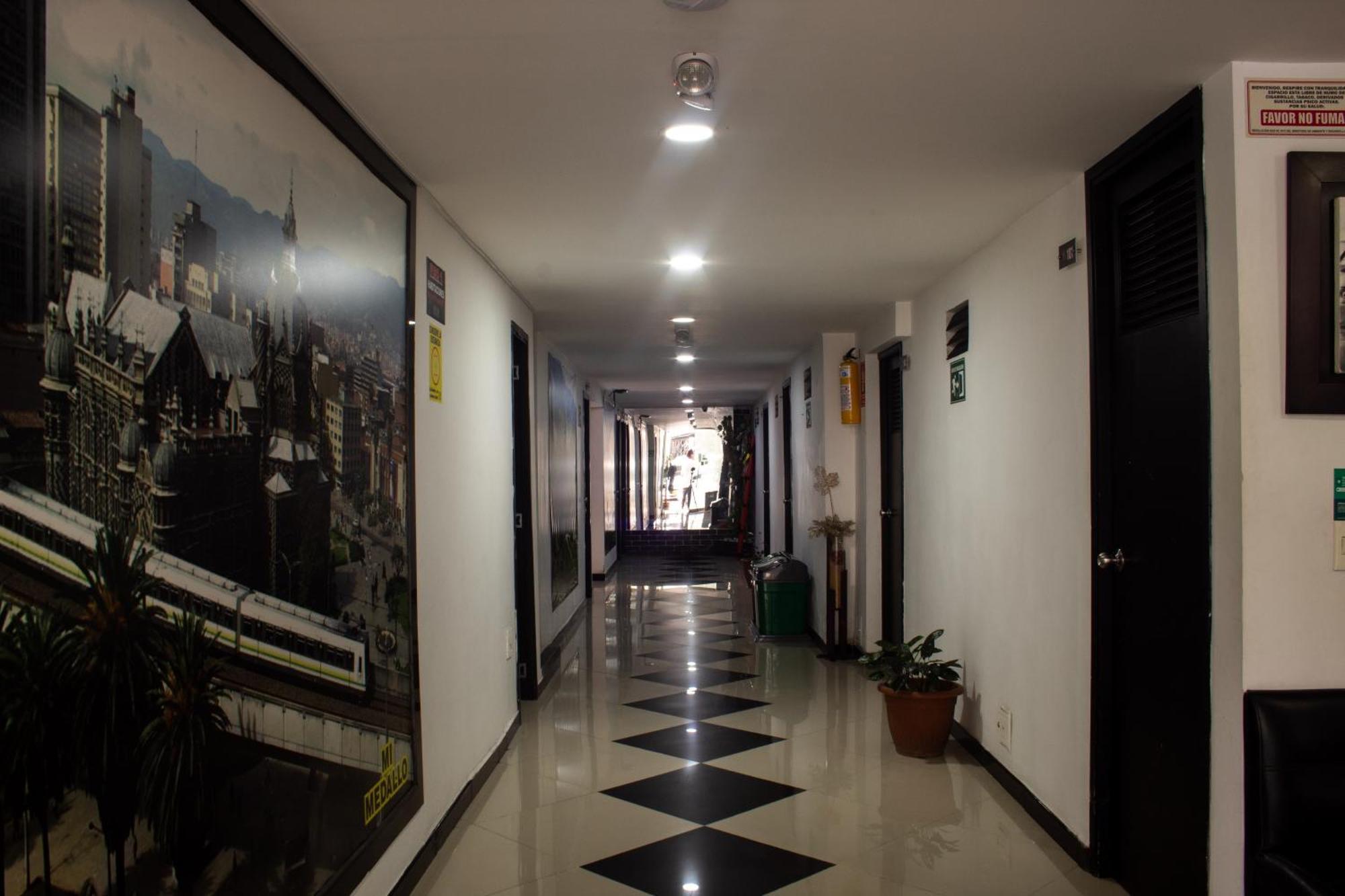 Hotel Laureles De Aburra Μεντεγίν Εξωτερικό φωτογραφία
